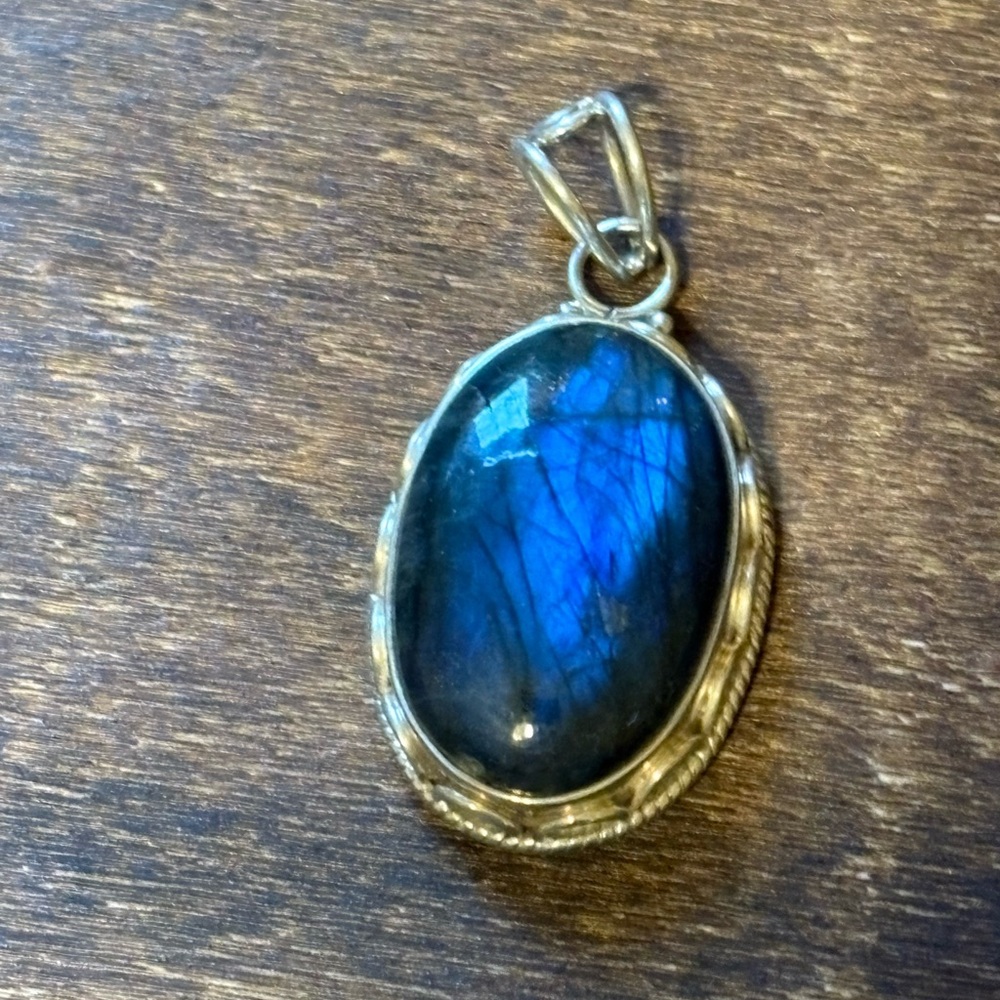Blue Flash Labradorite Pendant